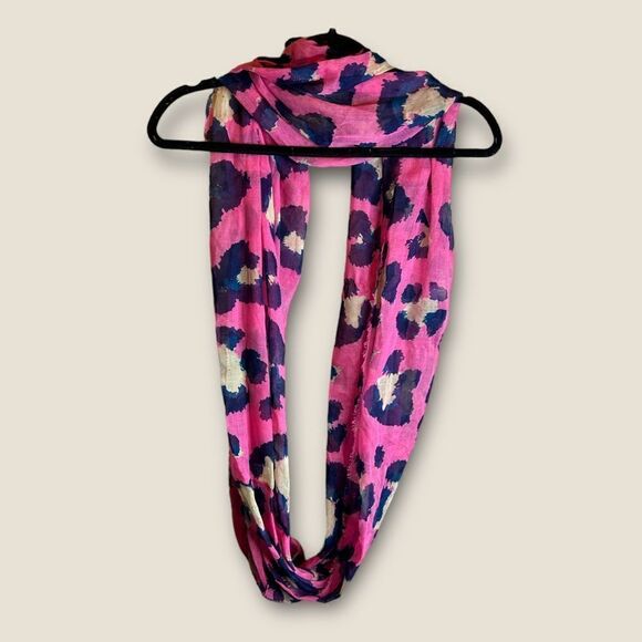 5 for $25🔥Cheetah Print Pink Fringe Sheer Wrap Scarf One Size - Picture 1 of 4